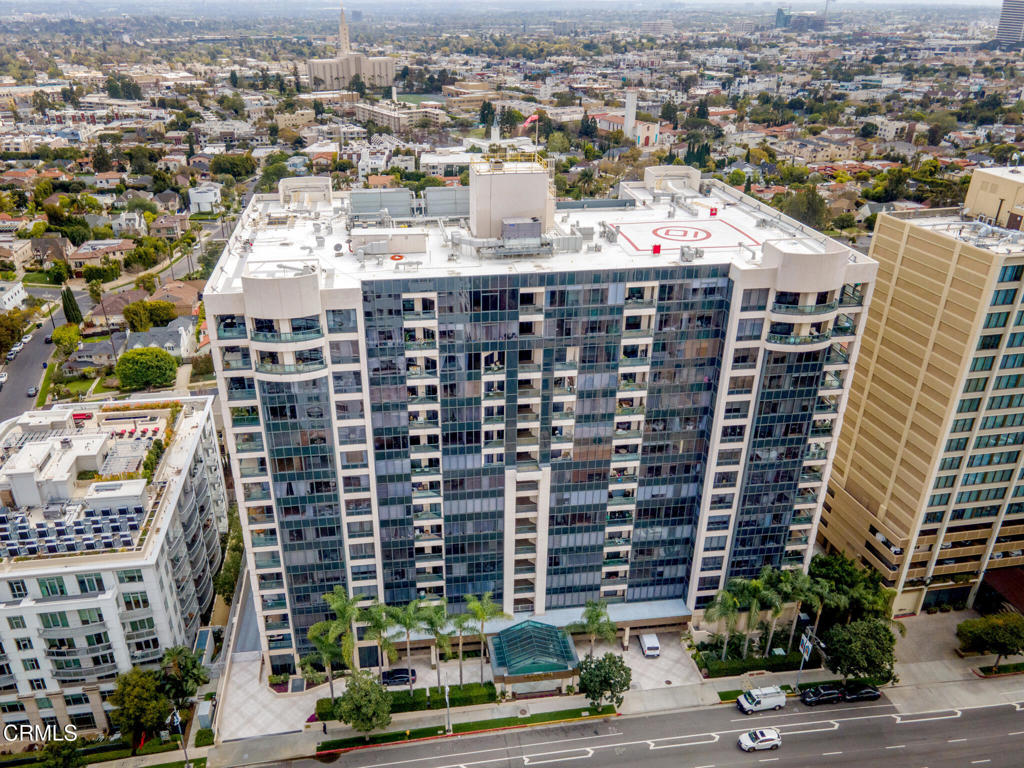 10724 Wilshire Boulevard, Unit 607 Los Angeles, CA 90024 - Photo 33 of 33 a picture of city view