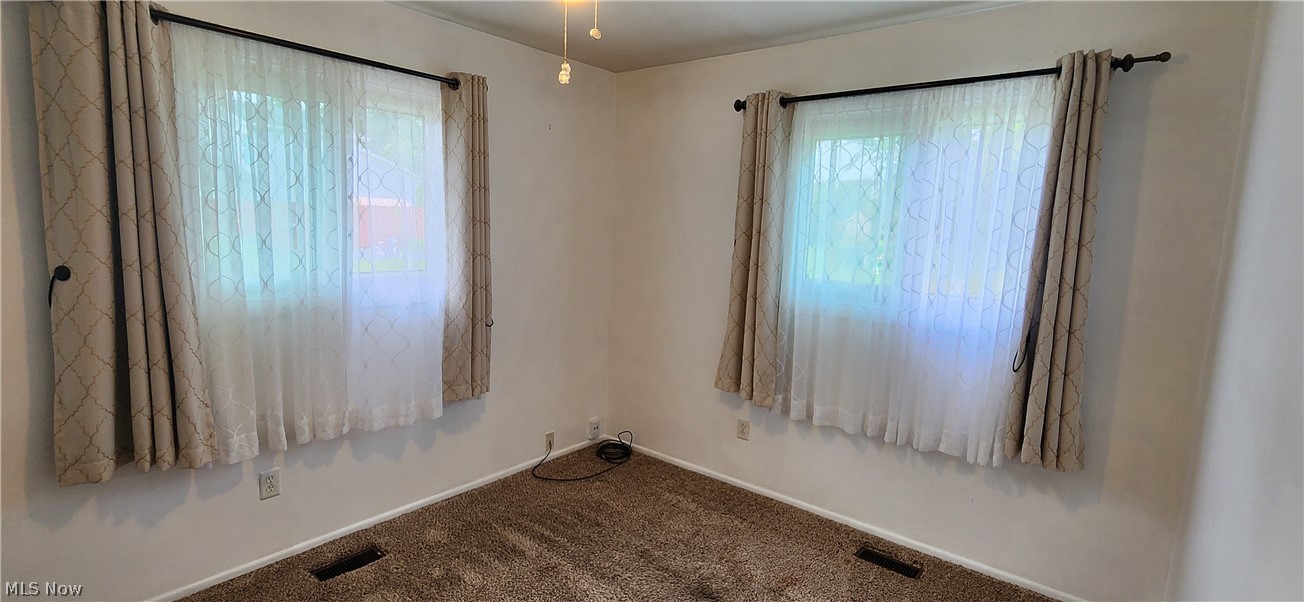 5852 Lake Road Mentor, OH 44060 - Photo 19 of 45 Spare room featuring carpet floors