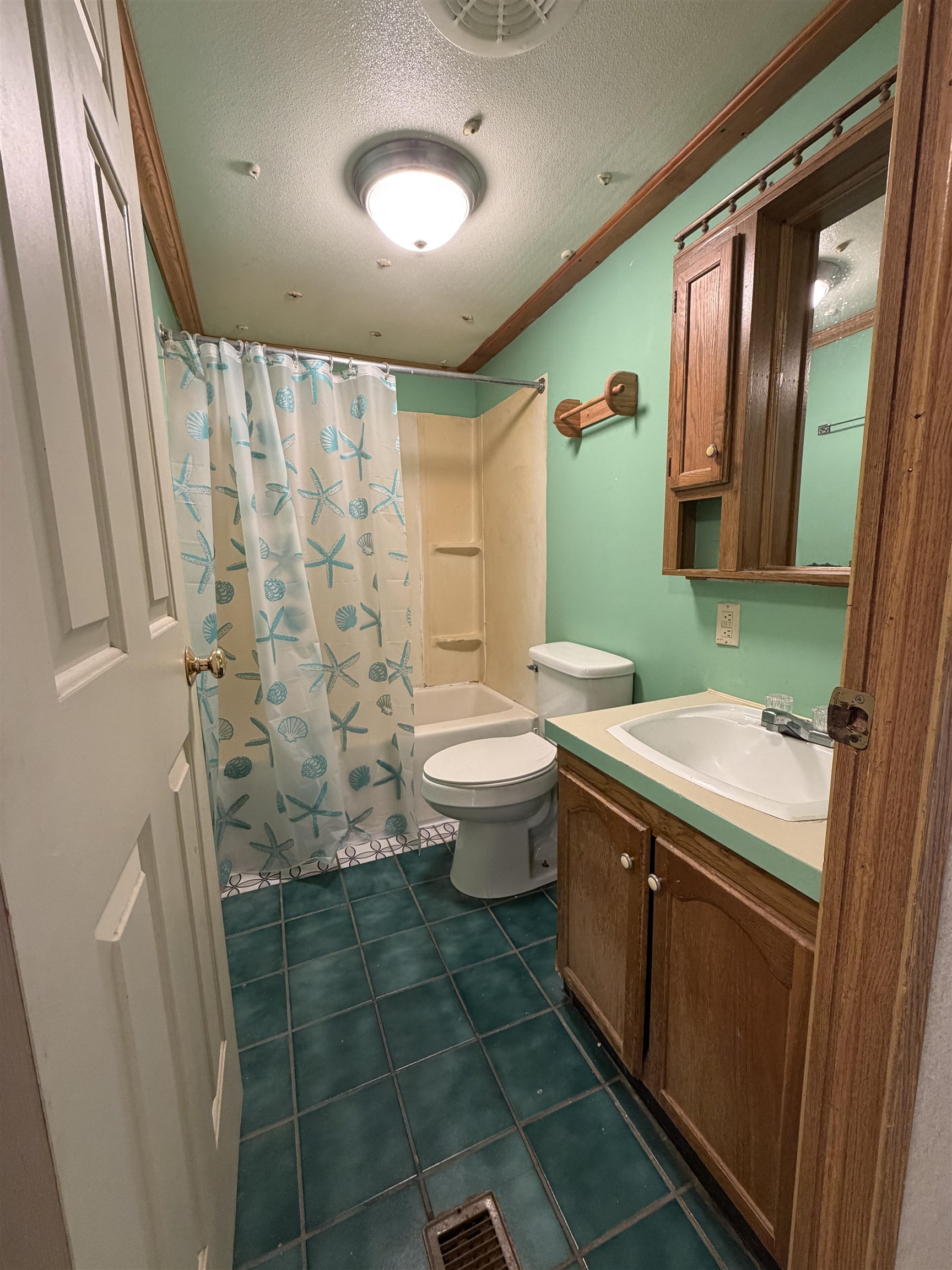 68 Railroad Street Milton, VT 05468 - Photo 18 of 40