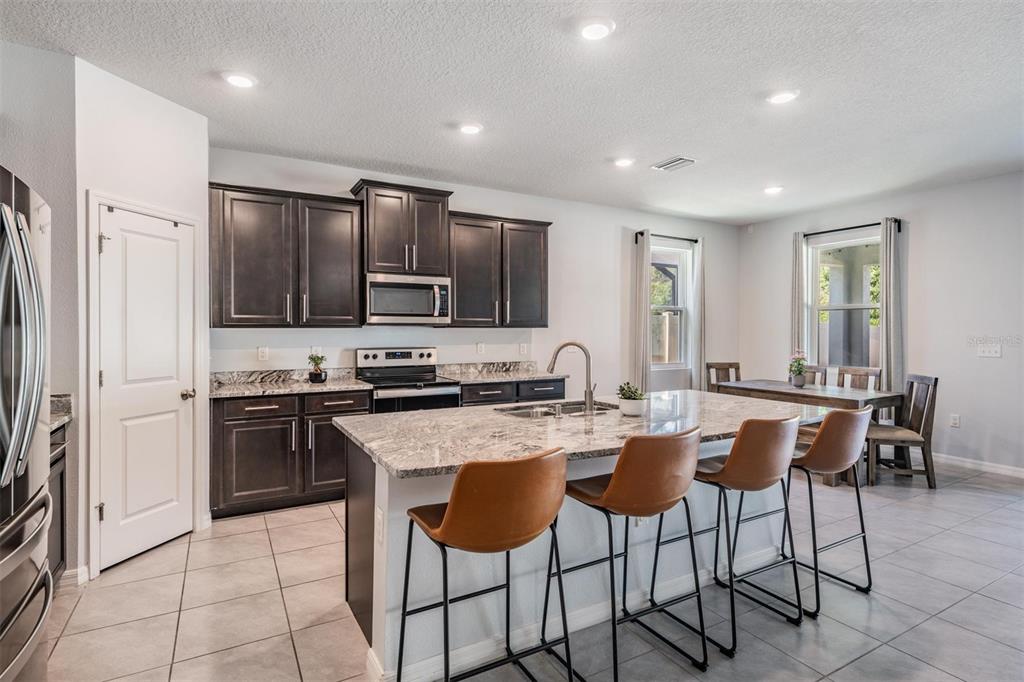 16619 Goose Ribbon Place Wimauma, FL 33598 - Photo 10 of 44