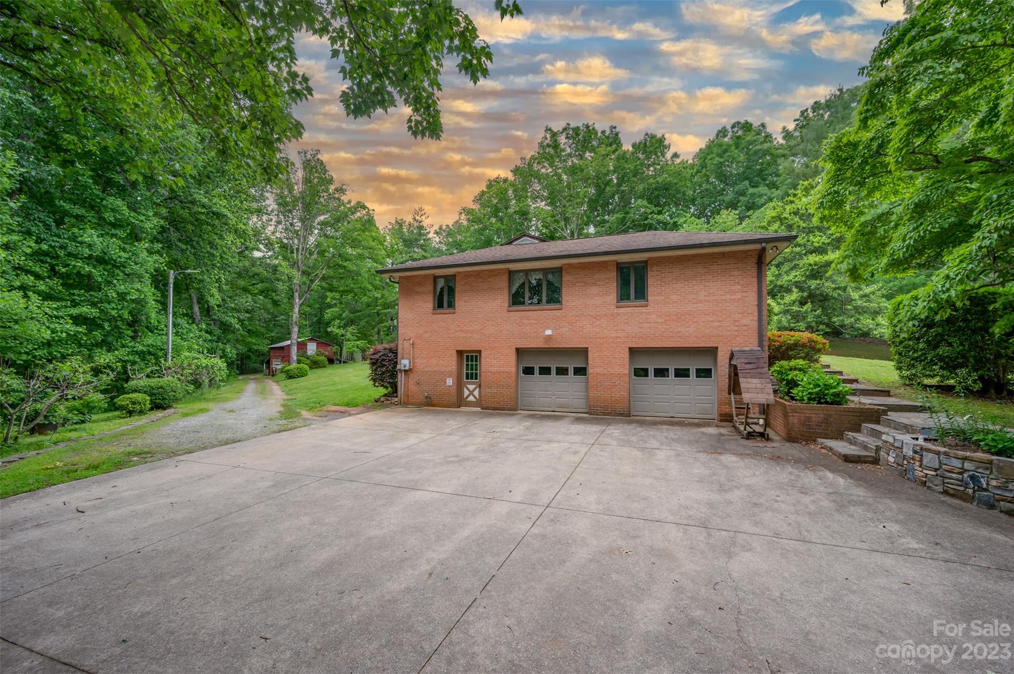 2046 Houston Road Columbus, NC 28722 - Photo 36 of 47 Gallery Image 36