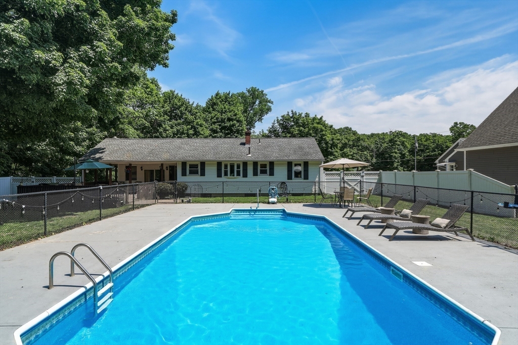 75 Clematis Road Agawam, MA 01001 - Photo 13 of 38