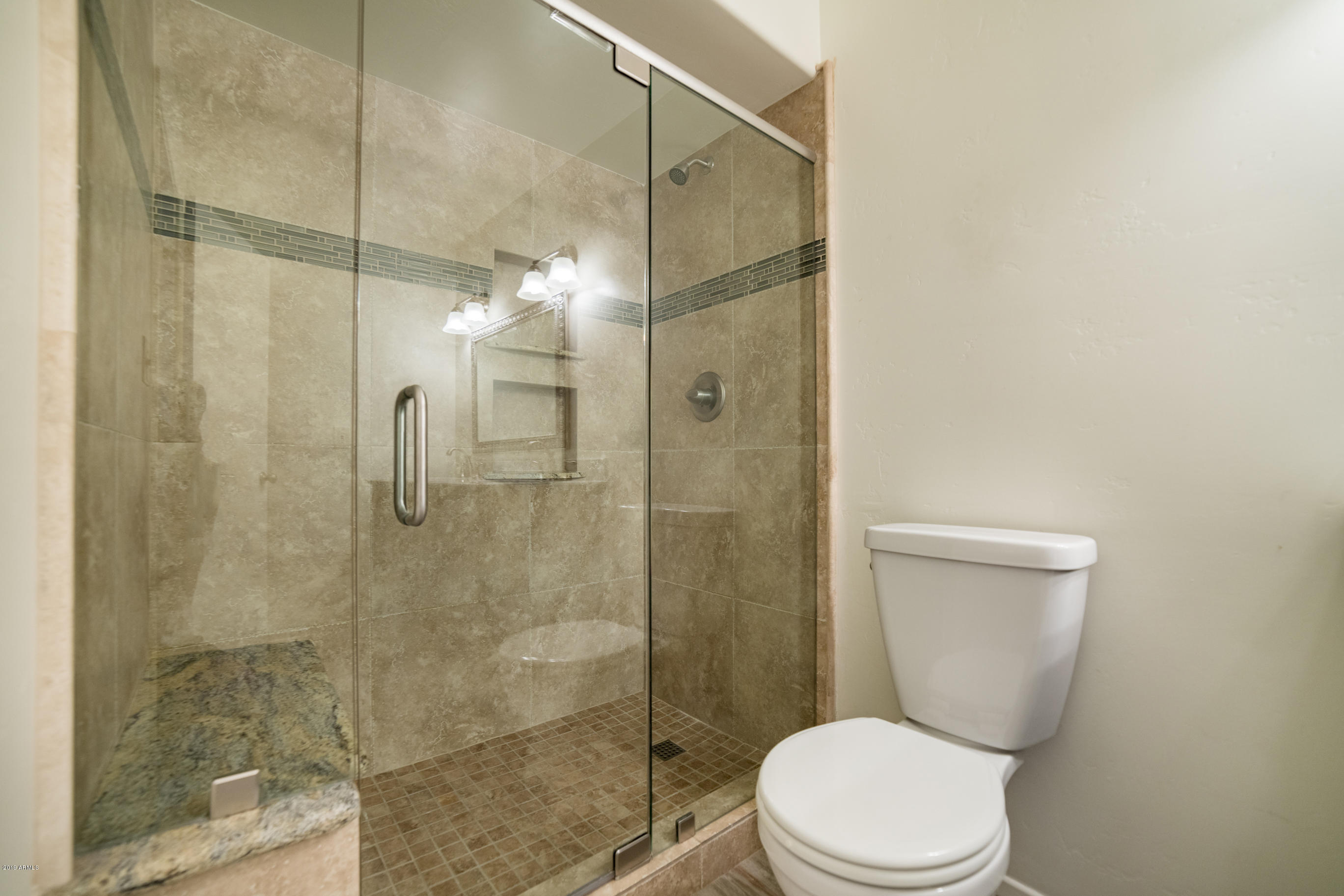2850 East Cochise Road Phoenix, AZ 85028 - Photo 11 of 27 Master Bathroom
