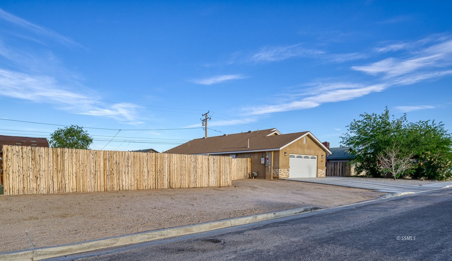 1112 Porter Street Ridgecrest, CA 93555 - Photo 2 of 48