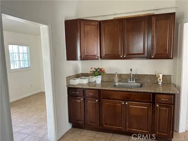 $2,400 | 7049 Alabama Avenue, Canoga Park, CA 91303