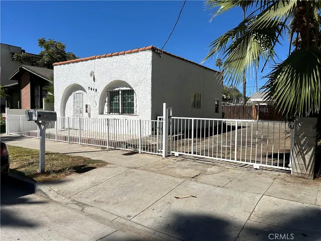 $2,400 | 7049 Alabama Avenue, Canoga Park, CA 91303