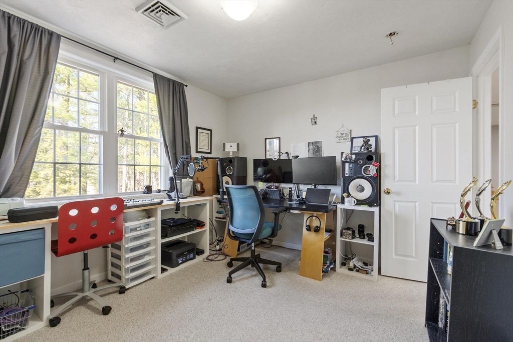 60 Redstone Hill Road Sterling, MA 01564 - Photo 31 of 41 Gallery Image 31