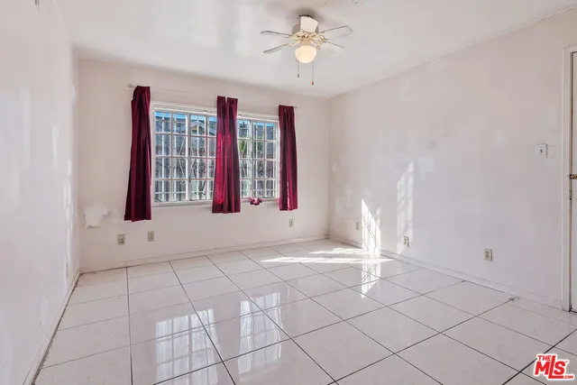 $940,000 | 711 North Priscilla Lane, Burbank, CA 91505