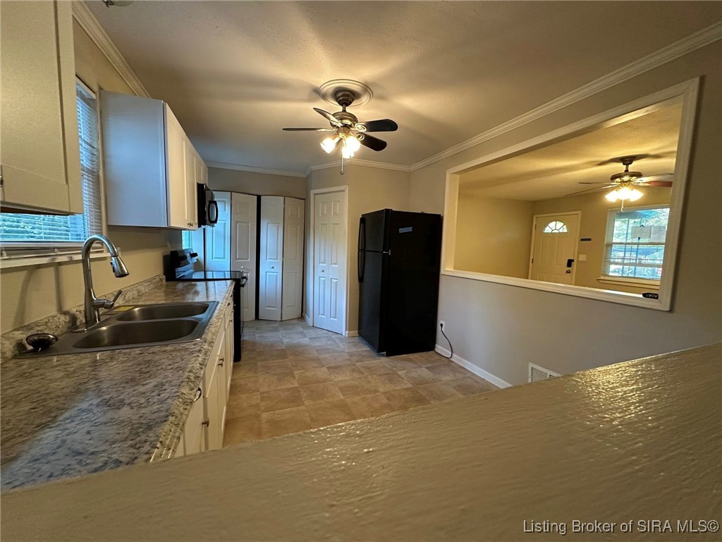 11435 Bradford Road Greenville, IN 47124 - Photo 6 of 32