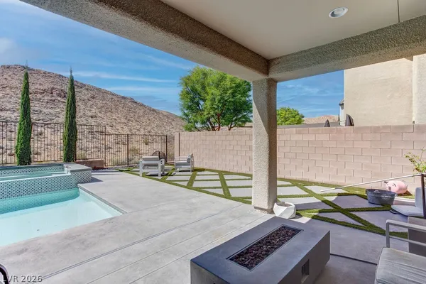 $4,000 | 12735 Coastline Shadow Street, Las Vegas, NV 89141