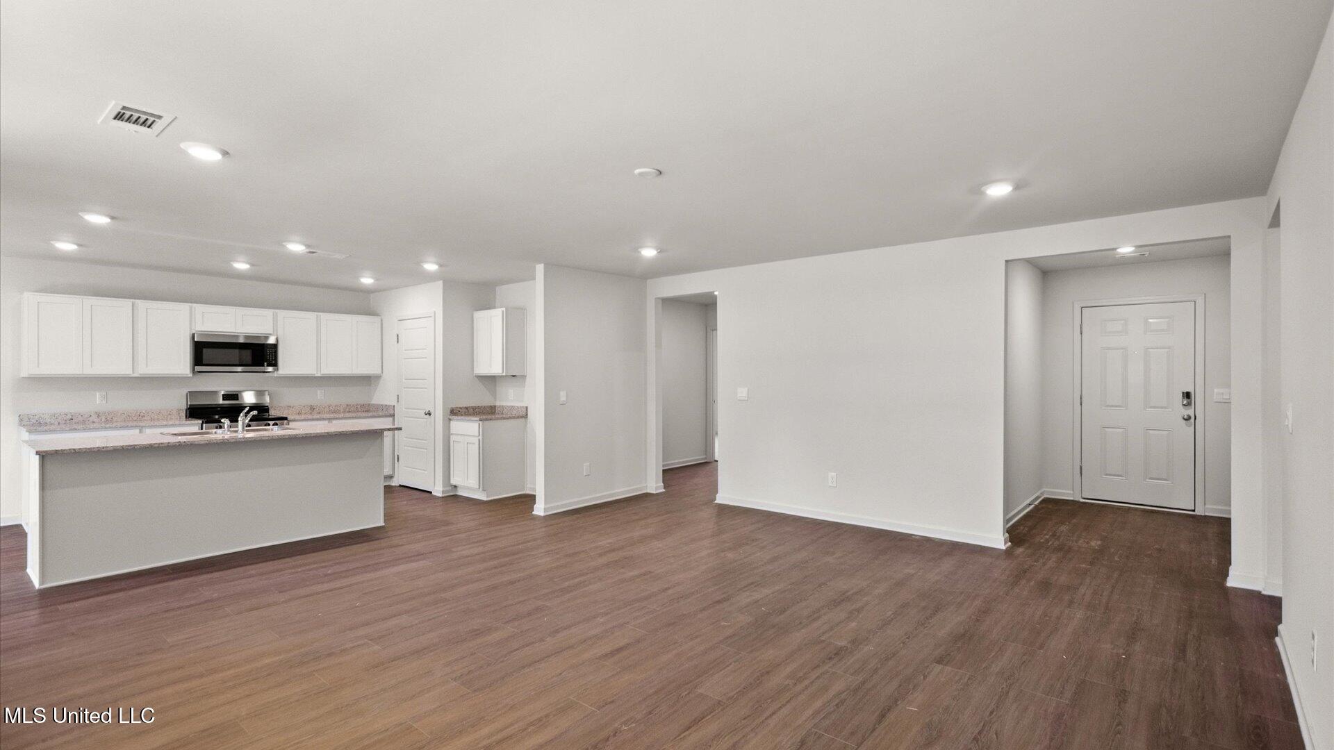 213 Raulston Drive Byram, MS 39272 - Photo 8 of 36 08-3HTP7002