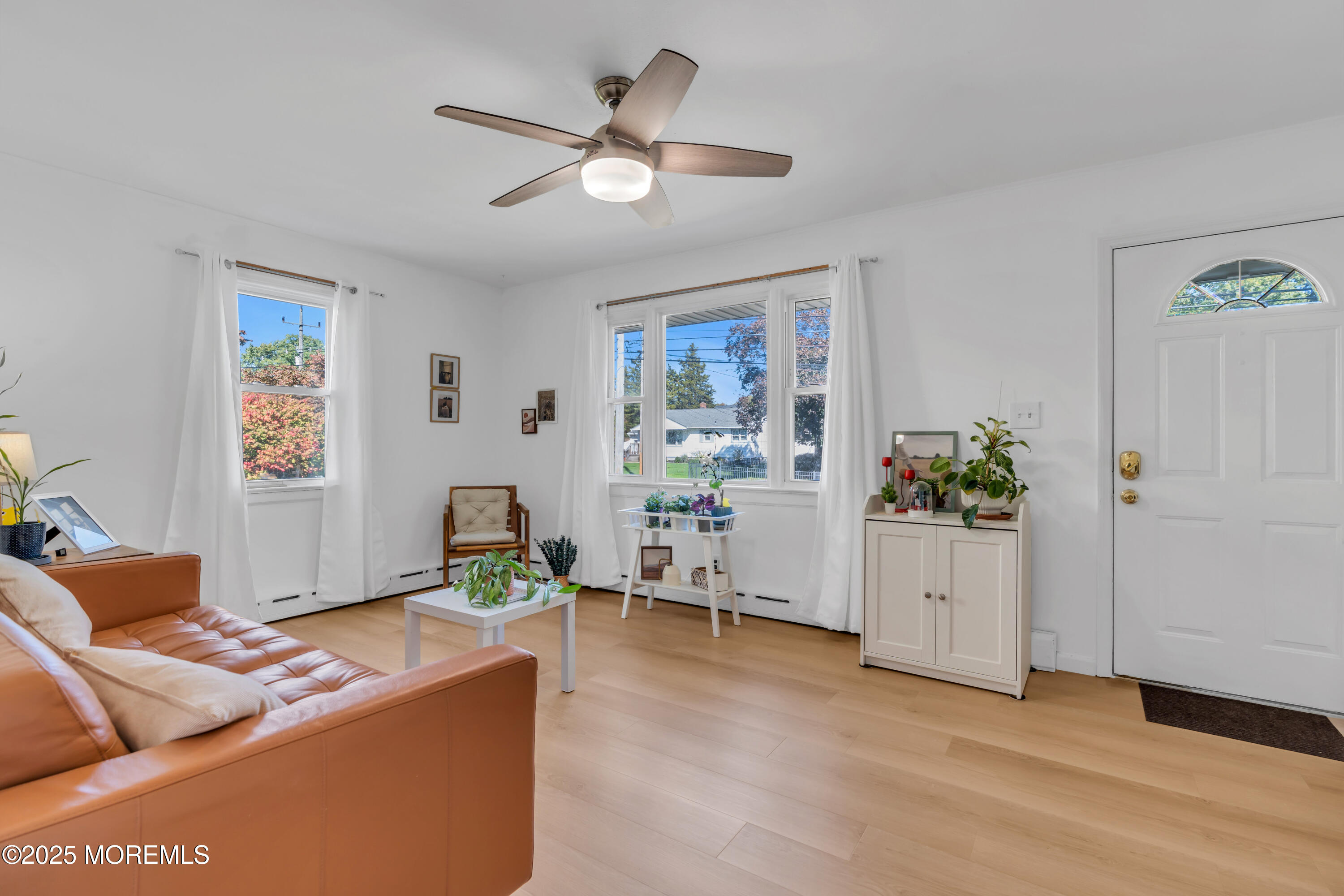 786 Leonardville Road Leonardo, NJ 07737 - Photo 6 of 38 a living room with furniture