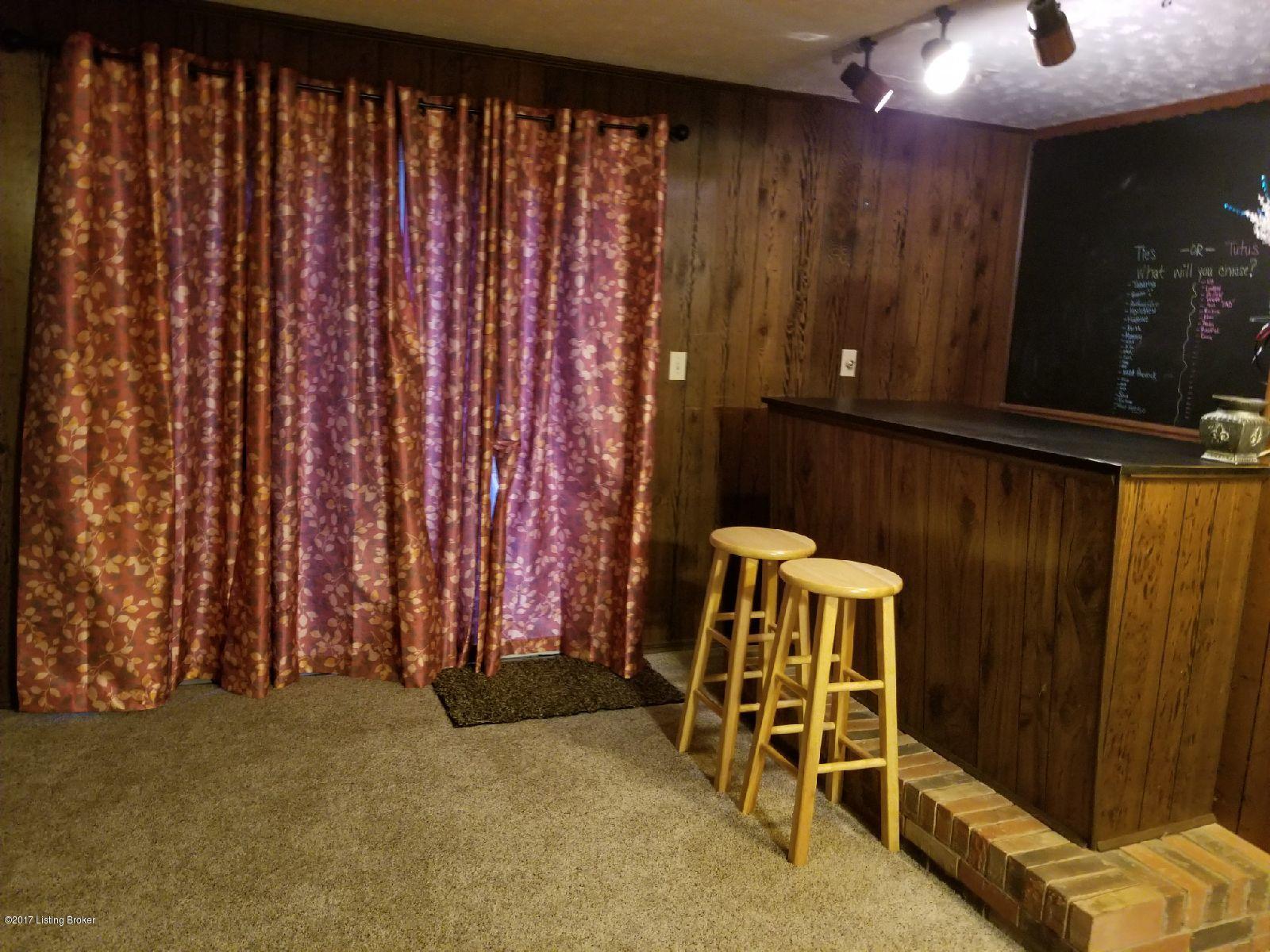 6502 Mandeville Road Louisville, KY 40228 - Photo 18 of 19 6502 Mandeville bar area