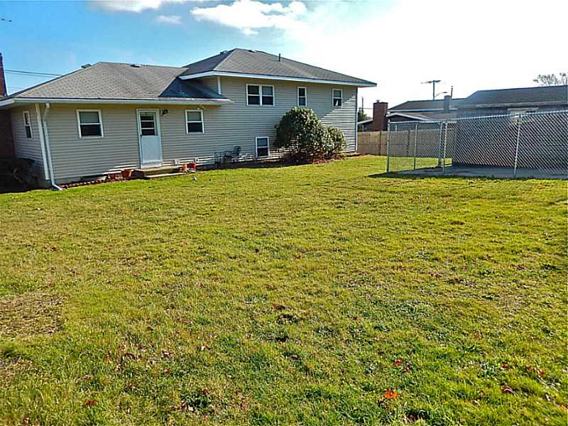 615 Turner Road Middletown, RI 02842 - Photo 14 of 14 Yard/Garden.