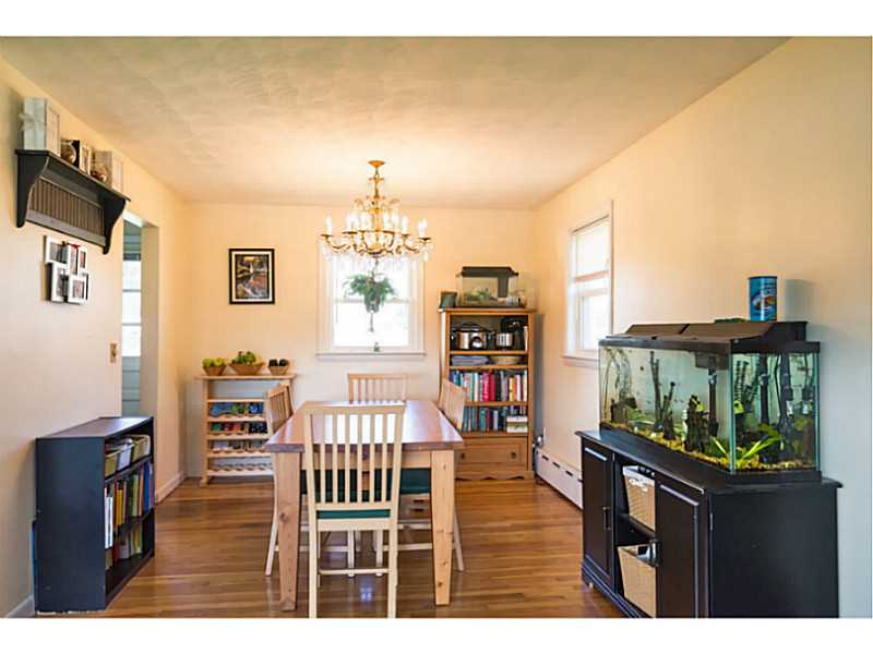 615 Turner Road Middletown, RI 02842 - Photo 6 of 14 Dining Area.