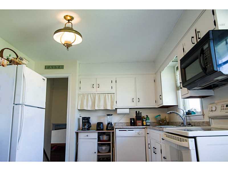 615 Turner Road Middletown, RI 02842 - Photo 7 of 14 Kitchen.