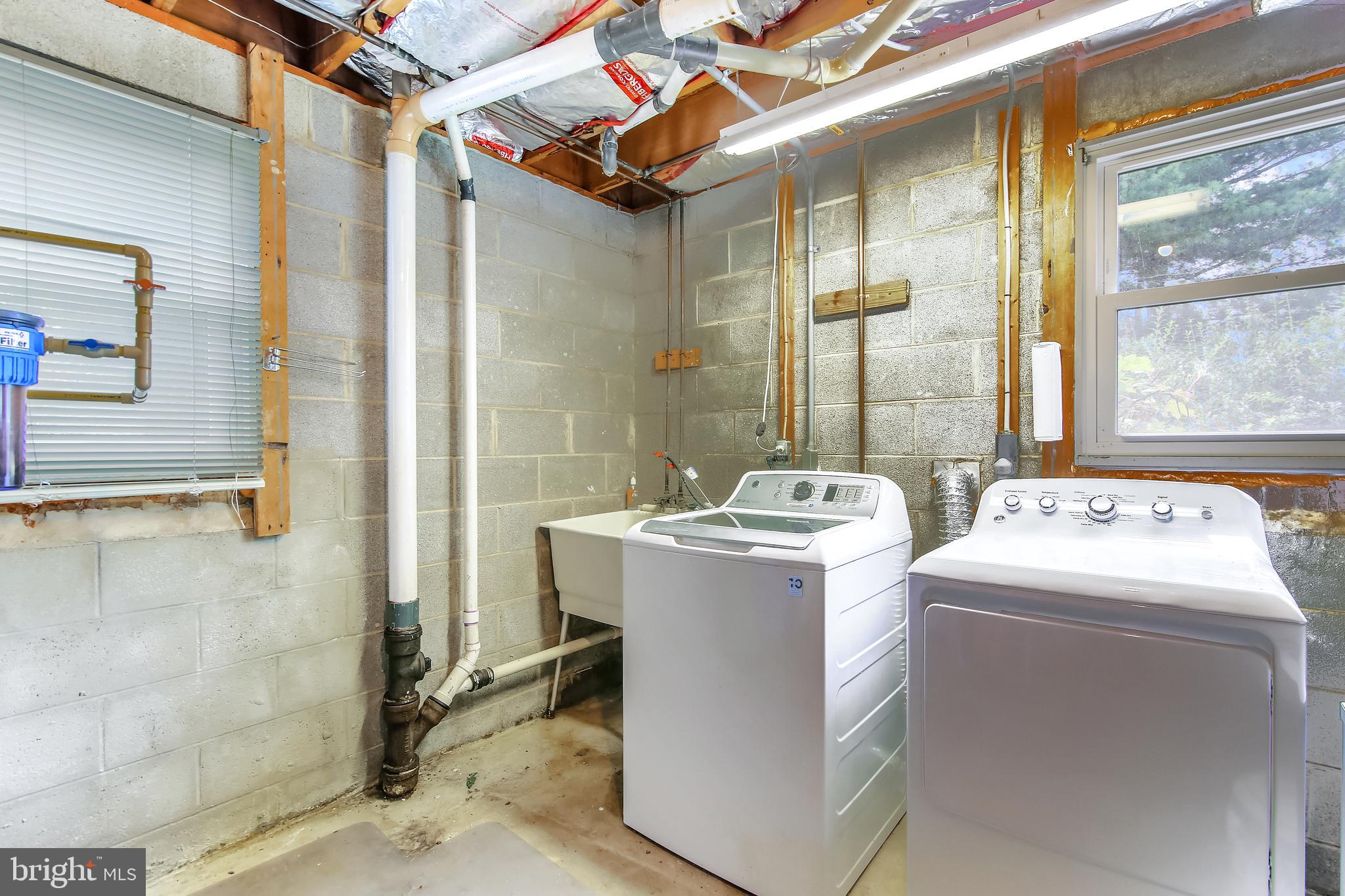 13030 Prices Distillery Road Clarksburg, MD 20871 - Photo 55 of 90 Laundry room on the lower level
