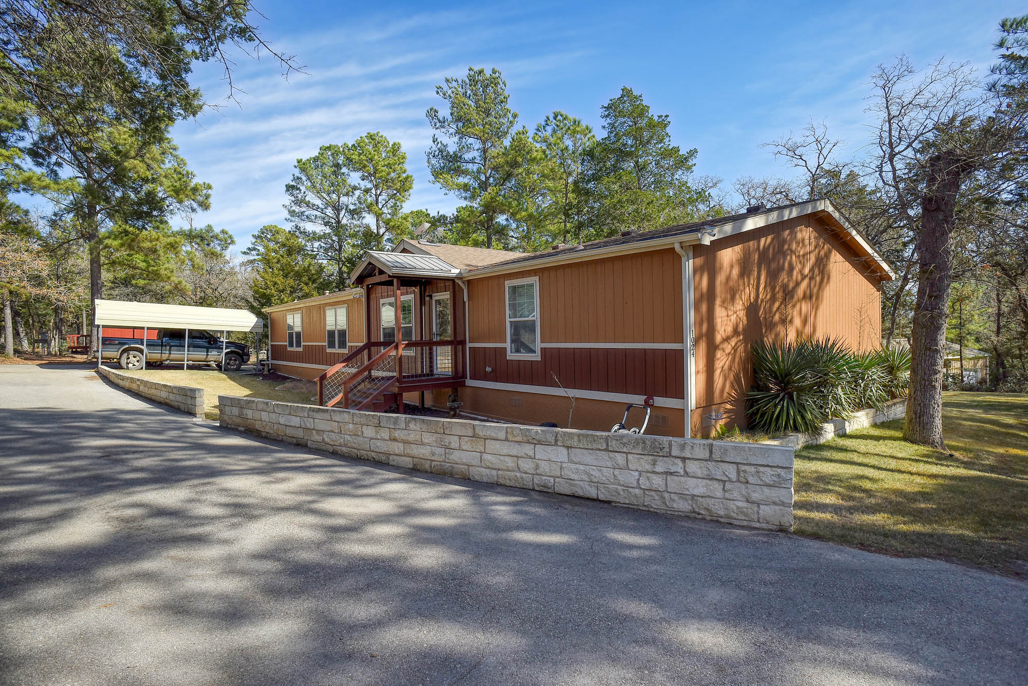 1024 Sand Hills Road Red Rock, TX 78662 - Photo 4 of 40 Beautiful, very well kept, 2019 Palm Harbor Home