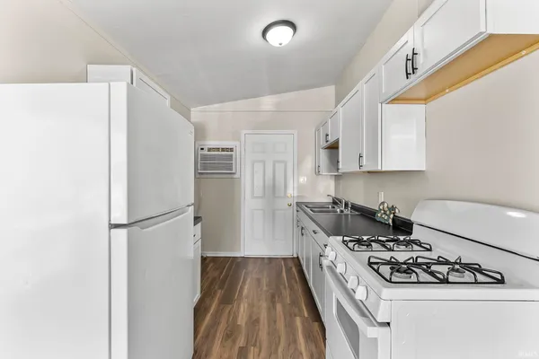 $135,000 | 426 Dalman Avenue, Fort Wayne, IN 46806