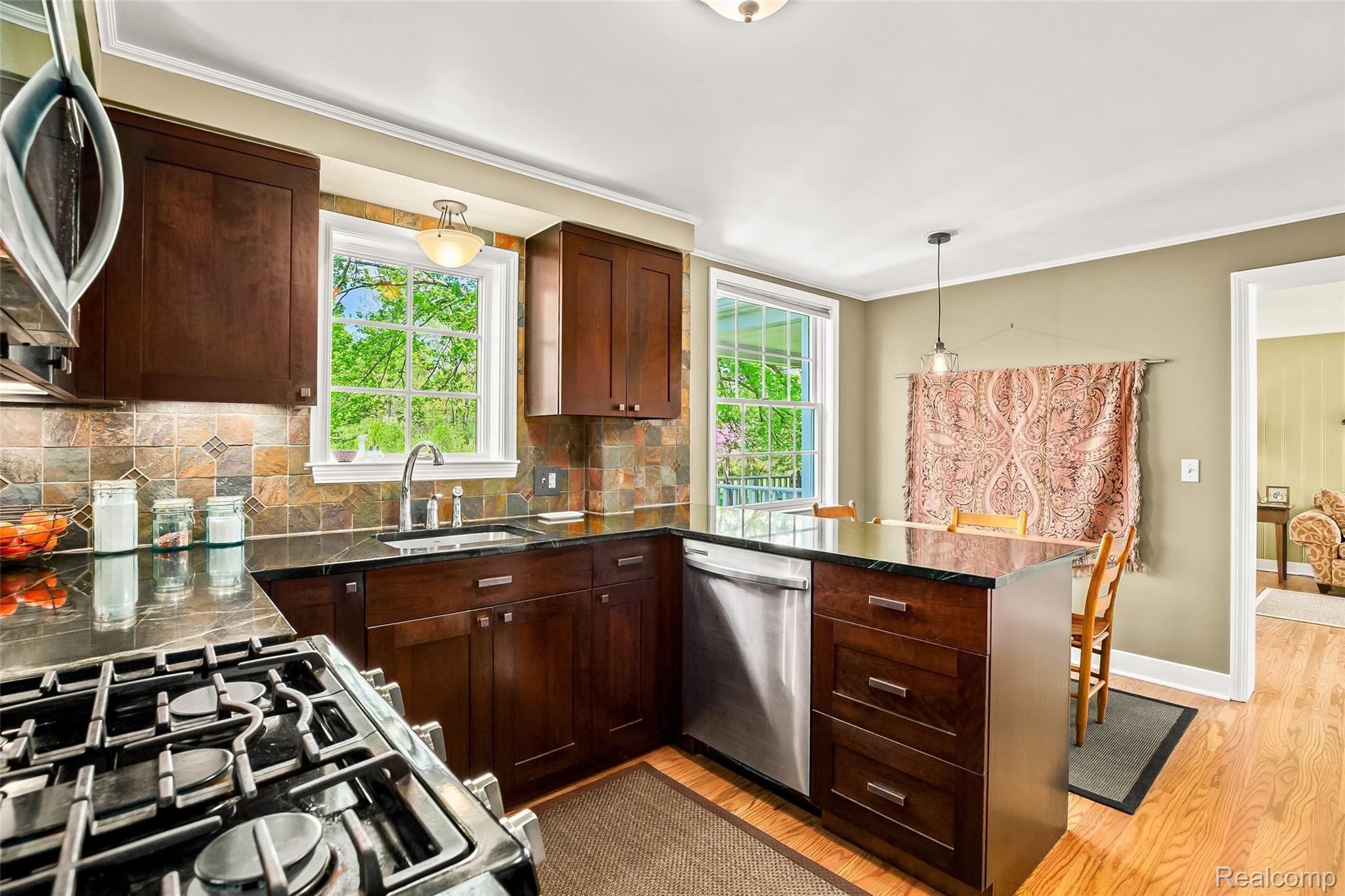 6857 Napier Road Plymouth, MI 48170 - Photo 21 of 53 21.Kitchen