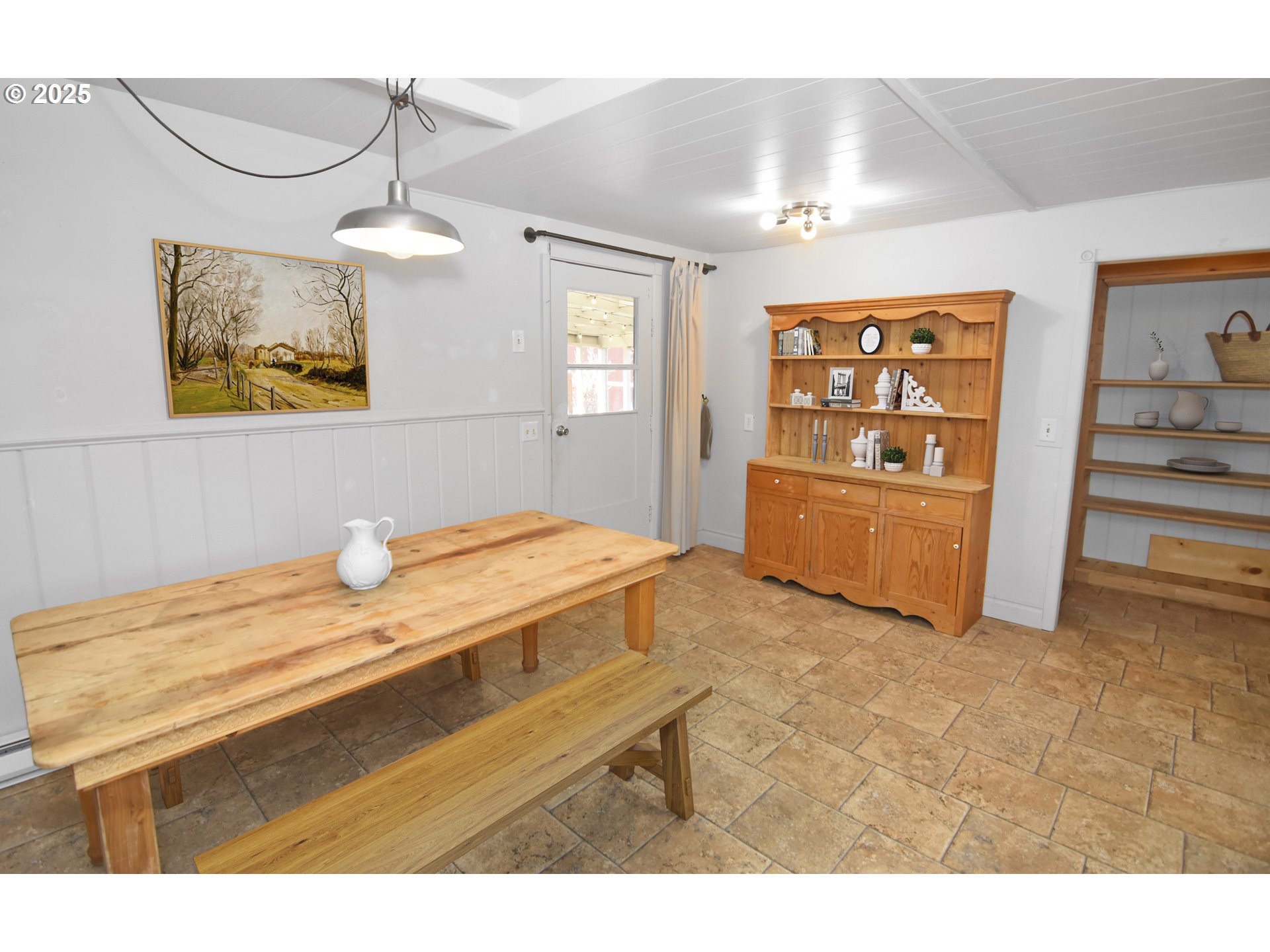 25745 Jeans Road Veneta, OR 97487 - Photo 12 of 42 Kitchen/Dining Room
