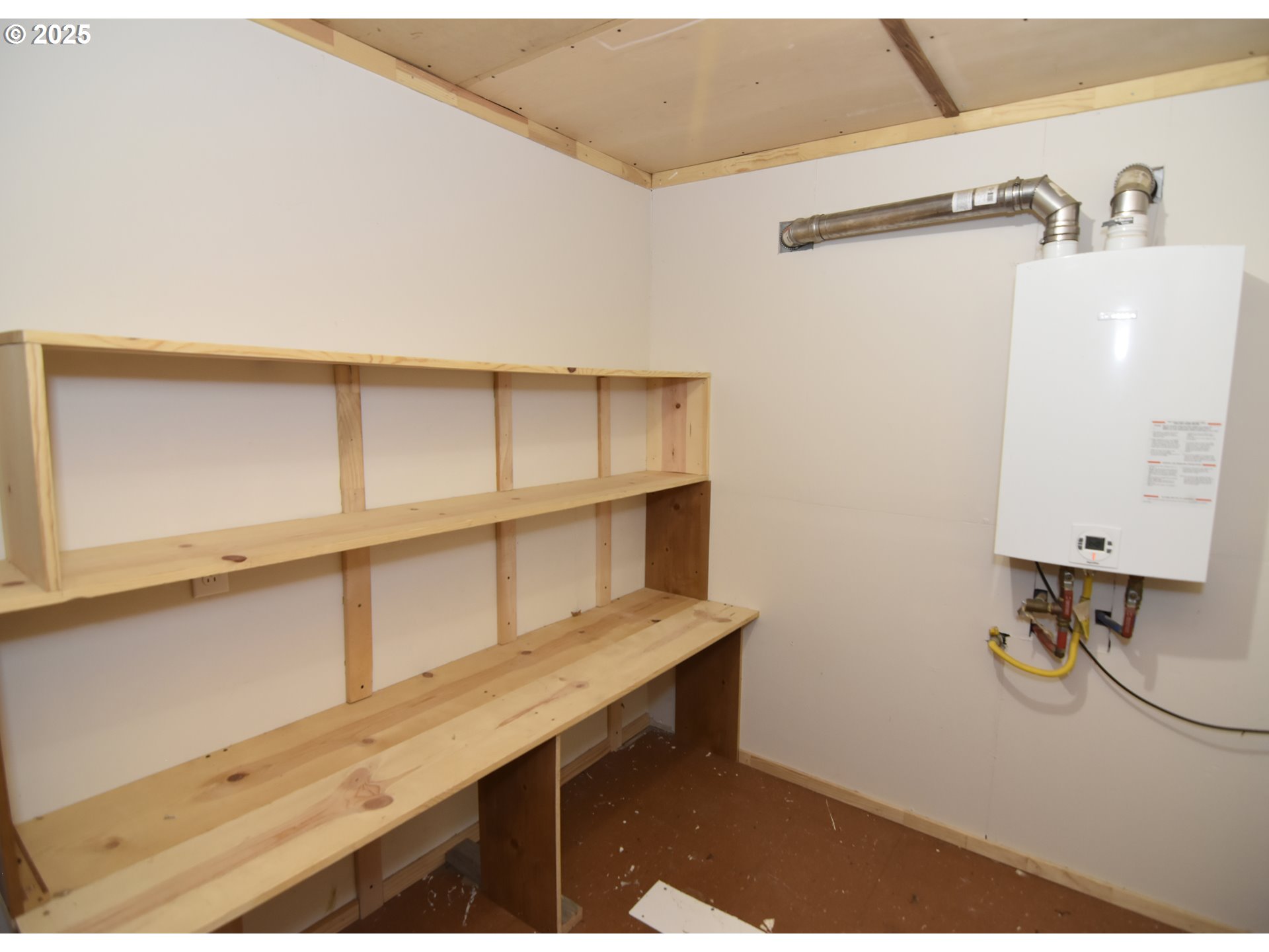 25745 Jeans Road Veneta, OR 97487 - Photo 21 of 42 Utility Room