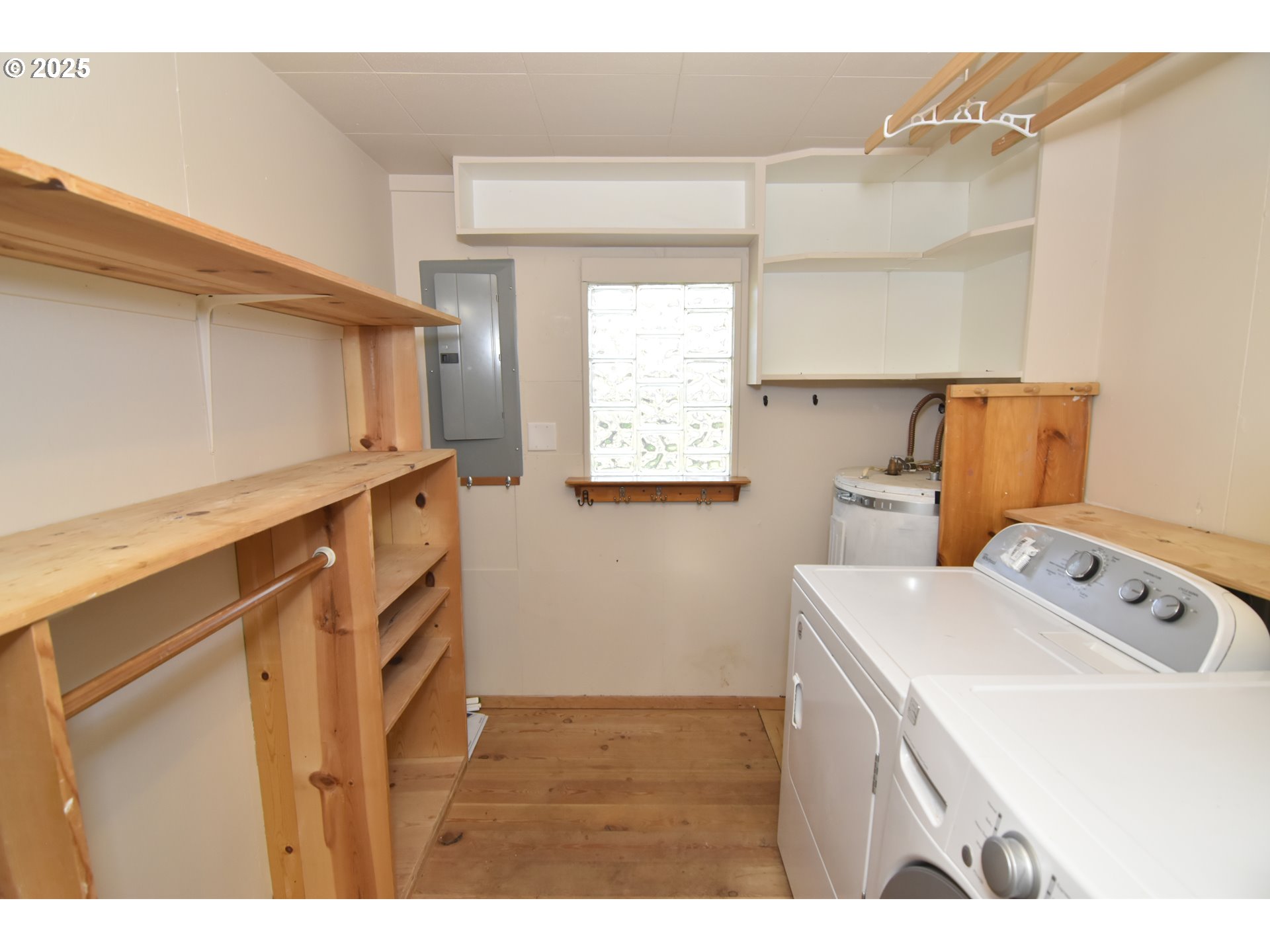 25745 Jeans Road Veneta, OR 97487 - Photo 22 of 42 Laundry