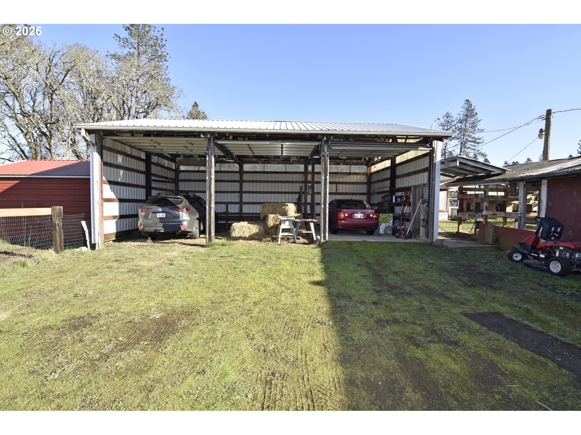 25745 Jeans Road Veneta, OR 97487 - Photo 24 of 42 Garage