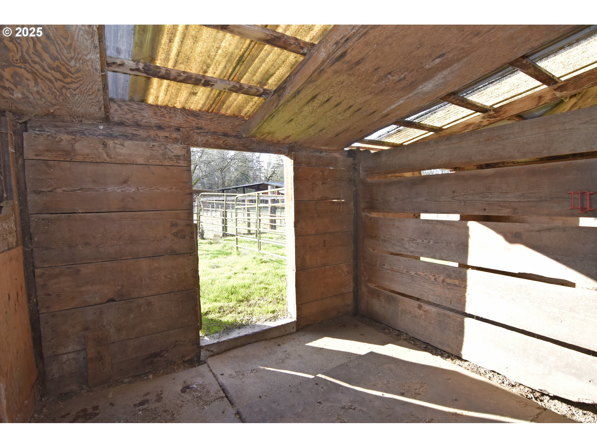 25745 Jeans Road Veneta, OR 97487 - Photo 29 of 42 Stable