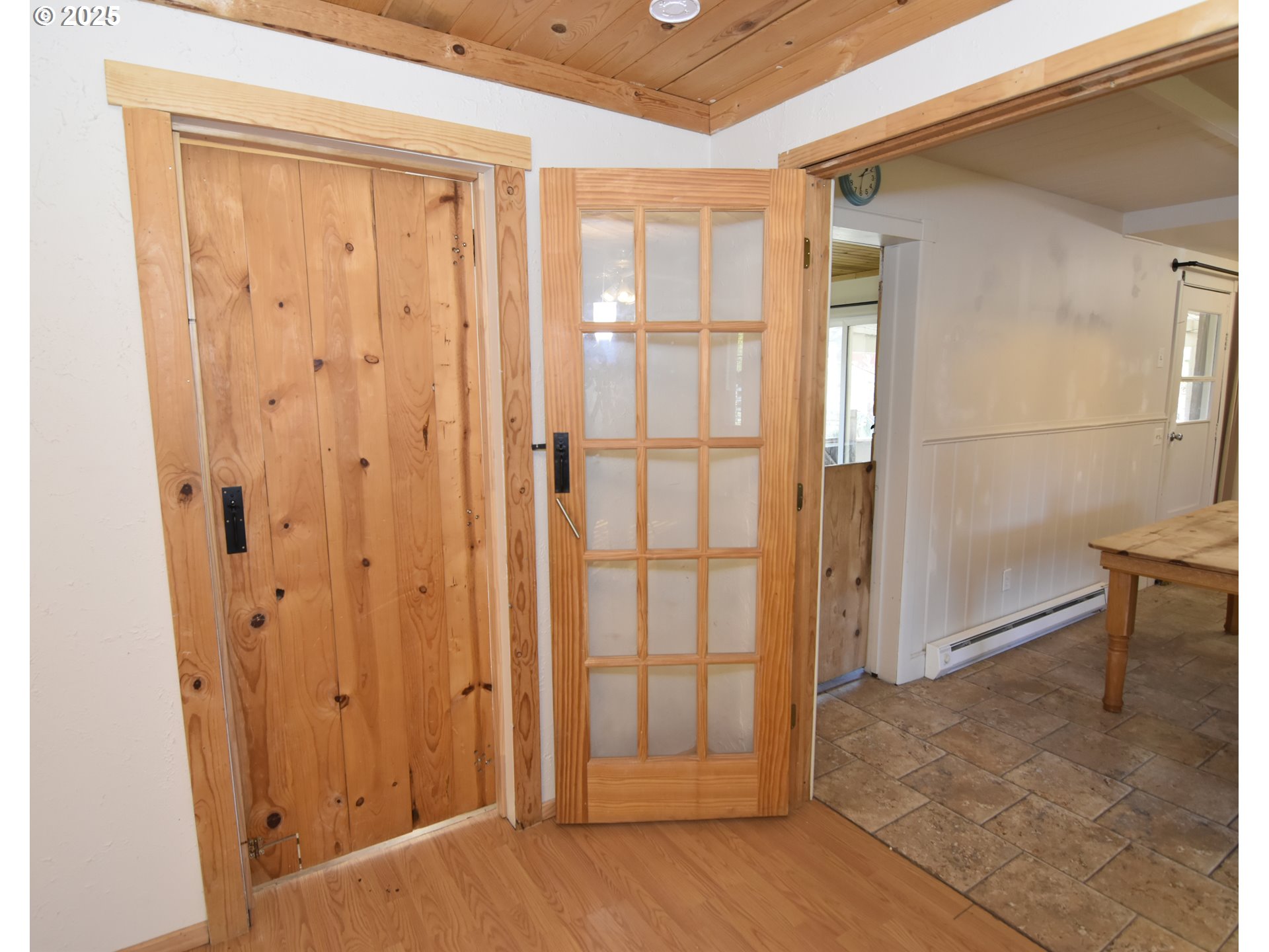 25745 Jeans Road Veneta, OR 97487 - Photo 7 of 42 Living Room