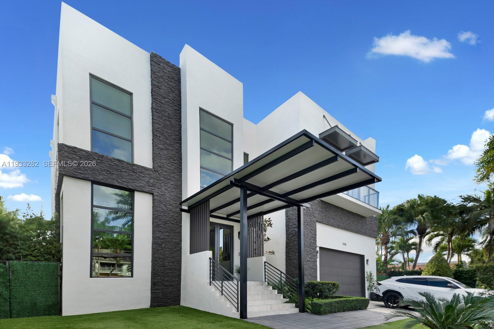 1970 Northeast 119th Road North Miami, FL 33181 - Photo 13 of 54