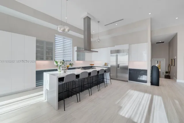 $7,700,000 | 1970 Northeast 119th Road, North Miami, FL 33181