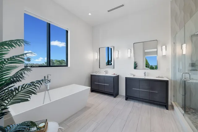 $7,700,000 | 1970 Northeast 119th Road, North Miami, FL 33181