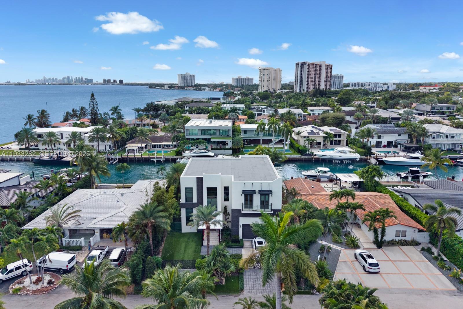1970 Northeast 119th Road North Miami, FL 33181 - Photo 50 of 54
