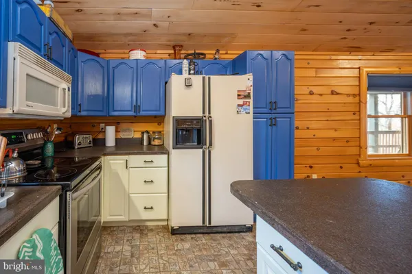 $379,000 | 1167 Tall Oaks Drive, Oakland, MD 21550