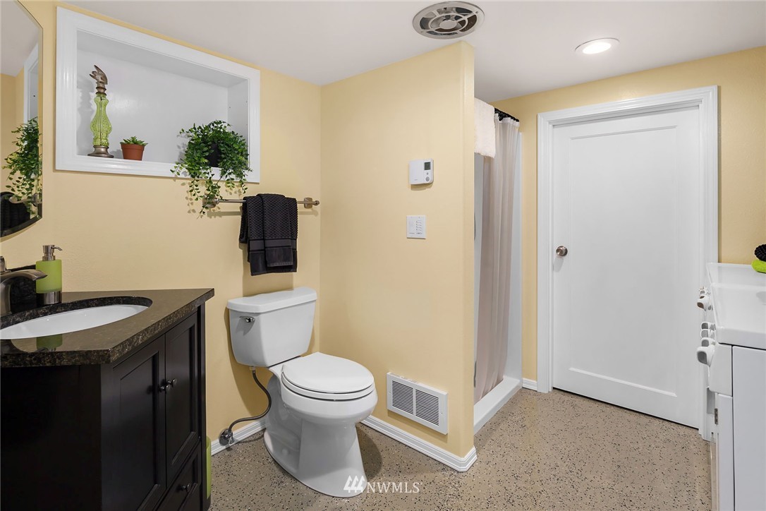 2000 Northeast 20th Street Renton, WA 98056 - Photo 14 of 22