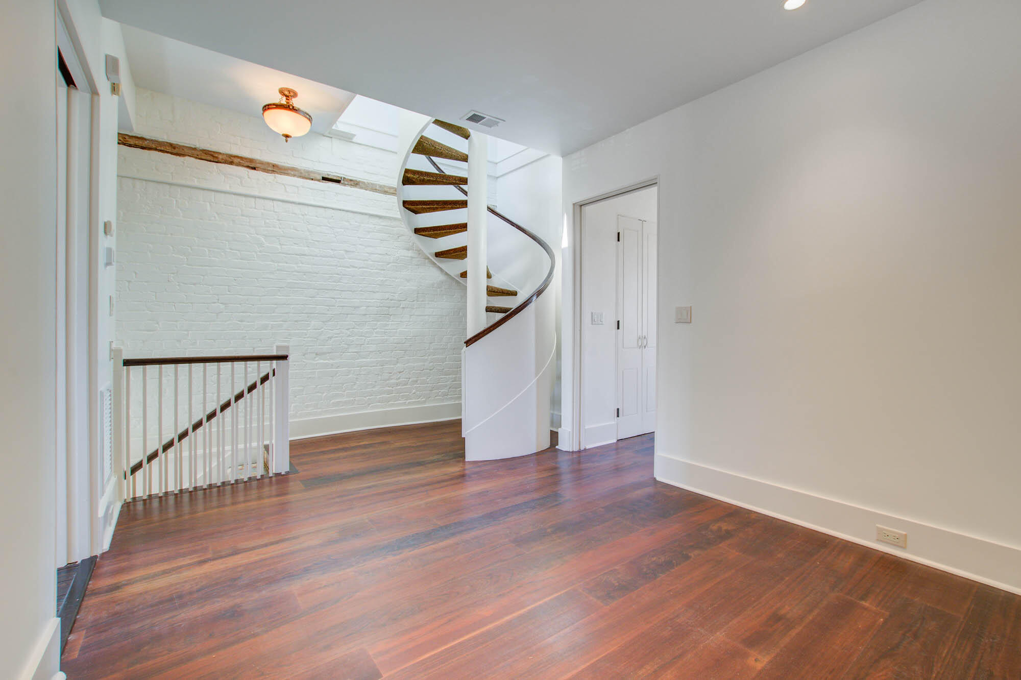 20 South Adgers Wharf Charleston, SC 29401 - Photo 29 of 48 20 S Adgers (31)