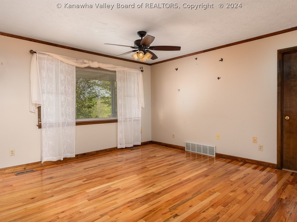 2599 Cross Creek Road Buffalo, WV 25033 - Photo 4 of 21 Gallery Image 4