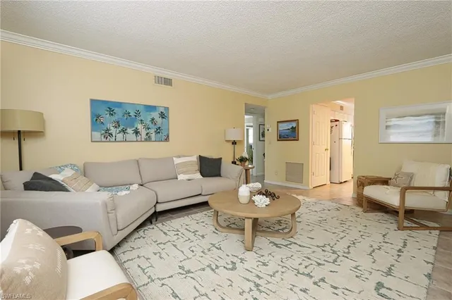$2,800 | 940 3rd Street South, Unit 101, Naples, FL 34102