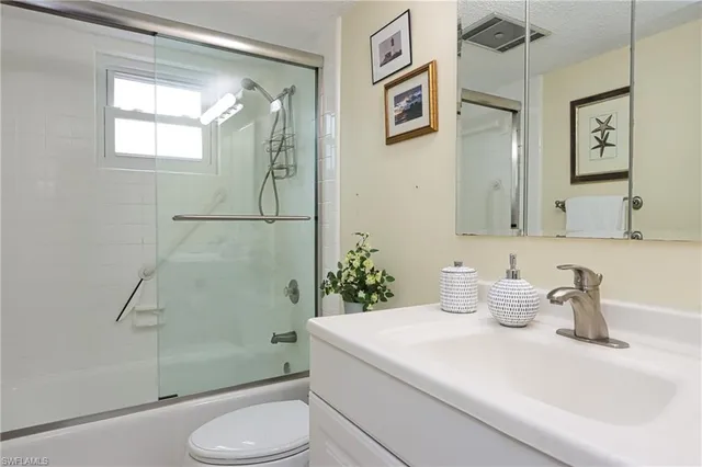 $2,800 | 940 3rd Street South, Unit 101, Naples, FL 34102