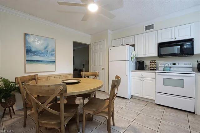 $2,800 | 940 3rd Street South, Unit 101, Naples, FL 34102