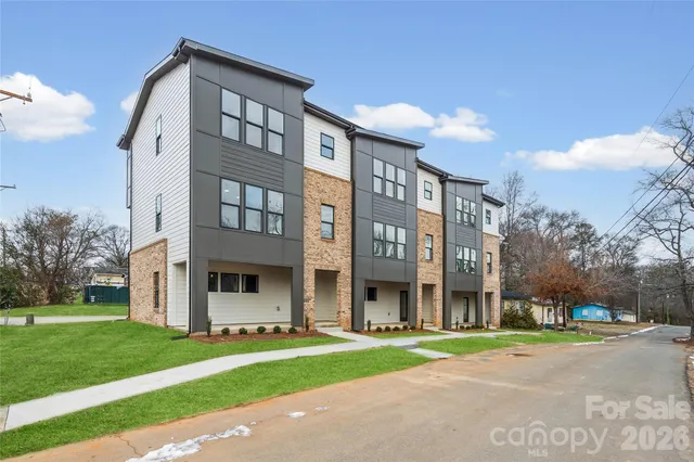 $374,999 | 401 North Lee Street, Unit B, Mount Holly, NC 28120