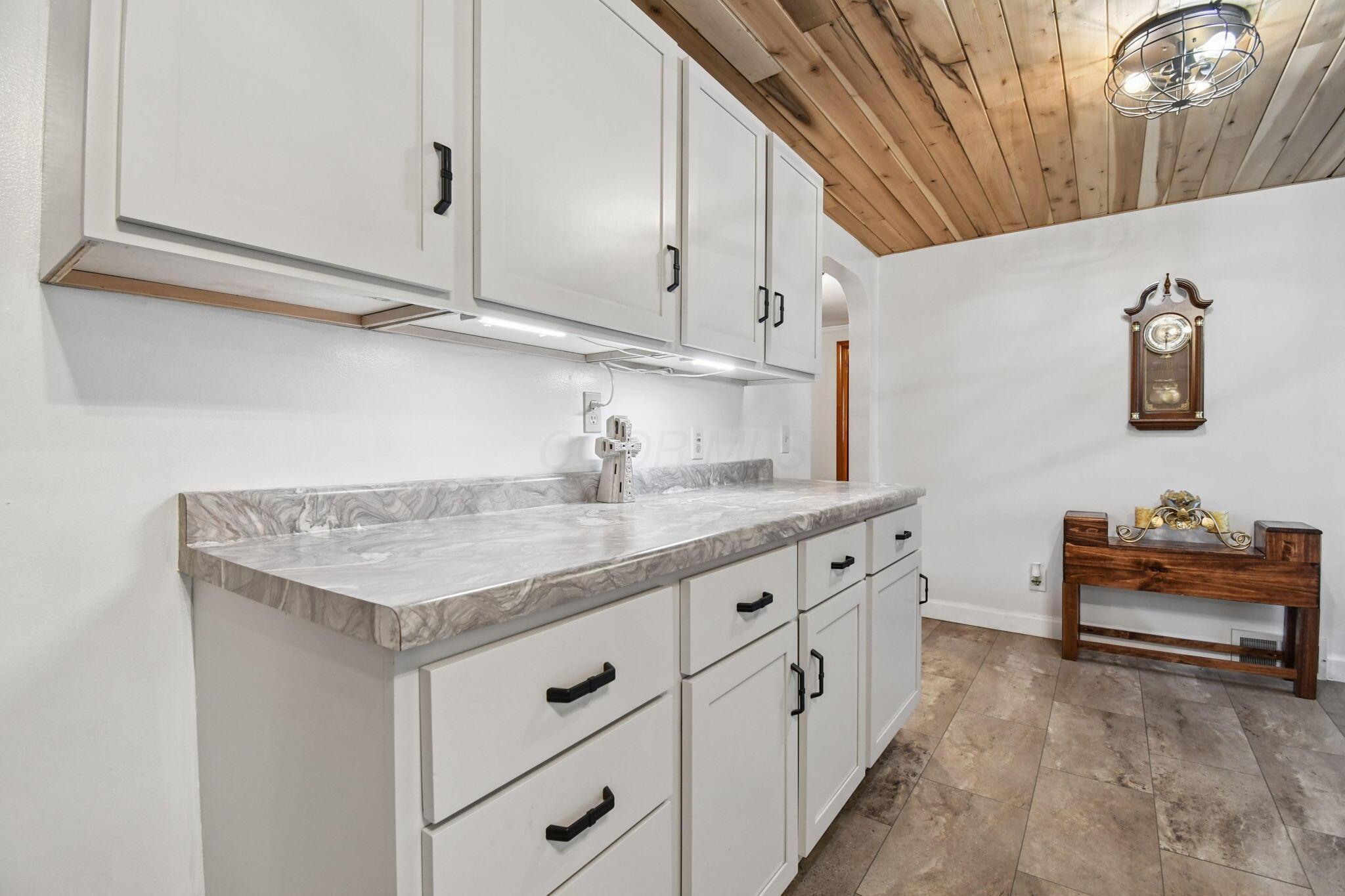 1017 Newark Road Mount Vernon, OH 43050 - Photo 17 of 40 kitchen