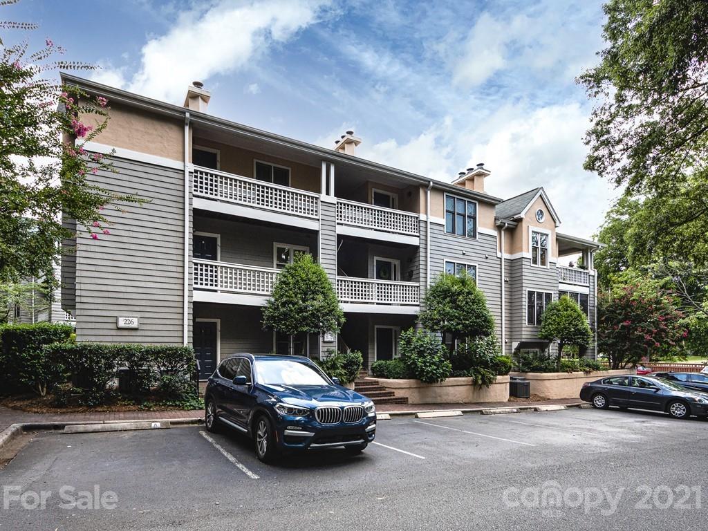 226 Queens Road, Unit 79 Charlotte, NC 28204 - Photo 2 of 35 Gallery Image 2