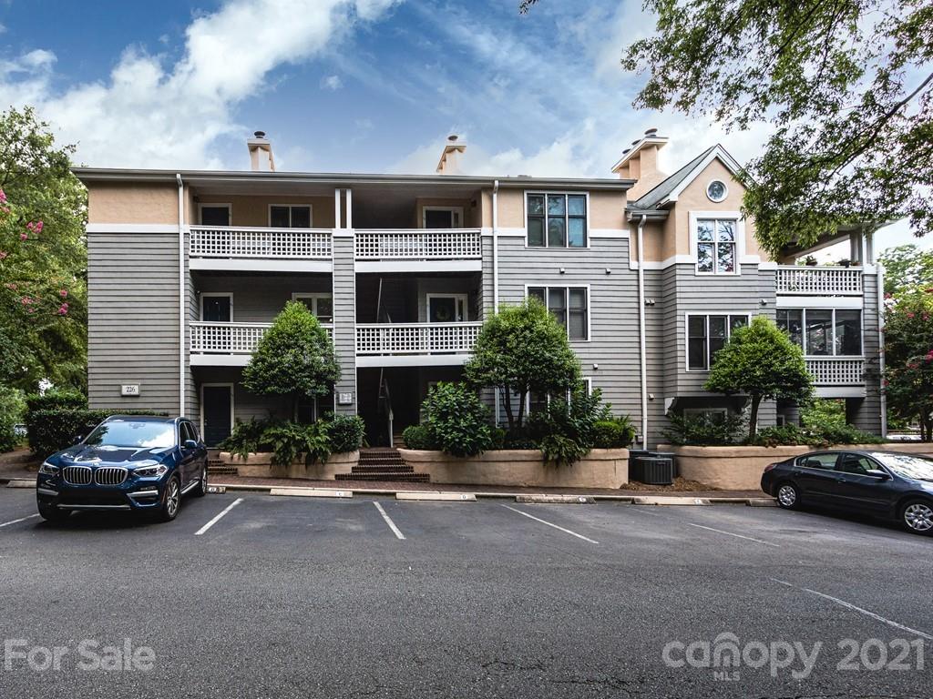 226 Queens Road, Unit 79 Charlotte, NC 28204 - Photo 3 of 35 Gallery Image 3