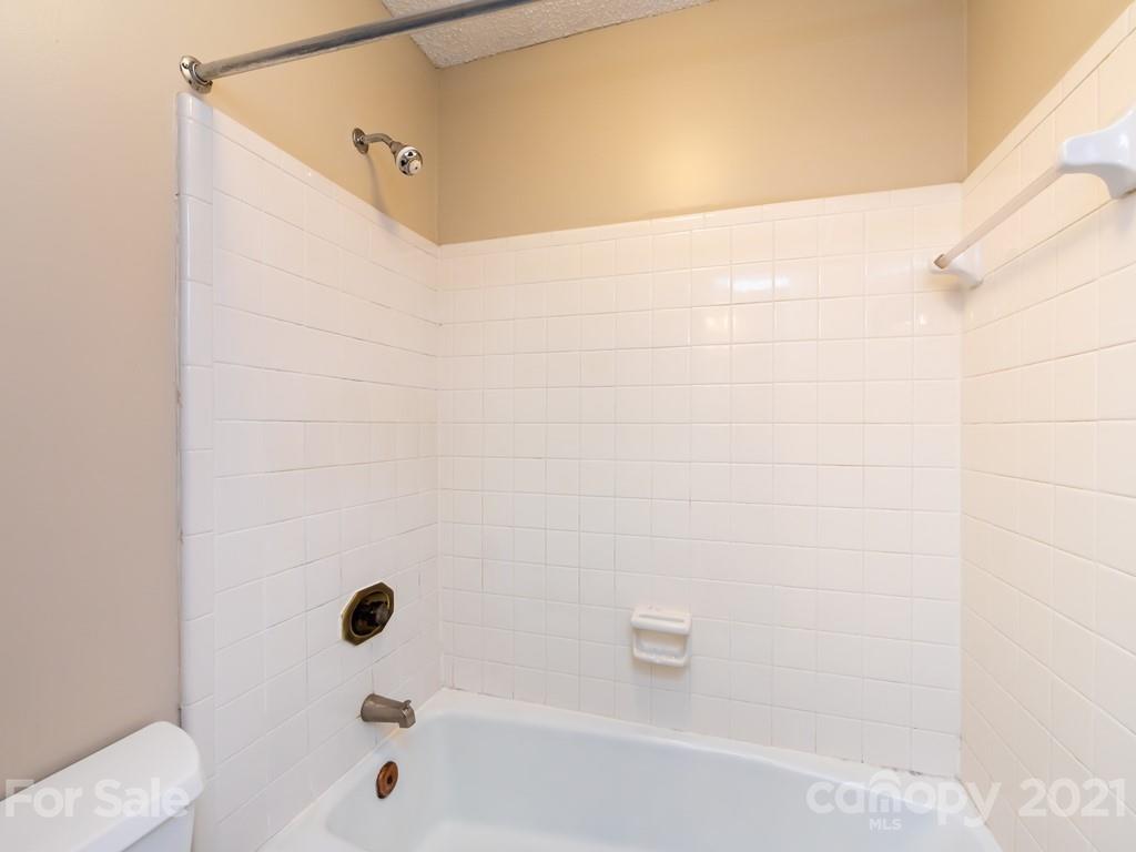 226 Queens Road, Unit 79 Charlotte, NC 28204 - Photo 28 of 35 Gallery Image 28