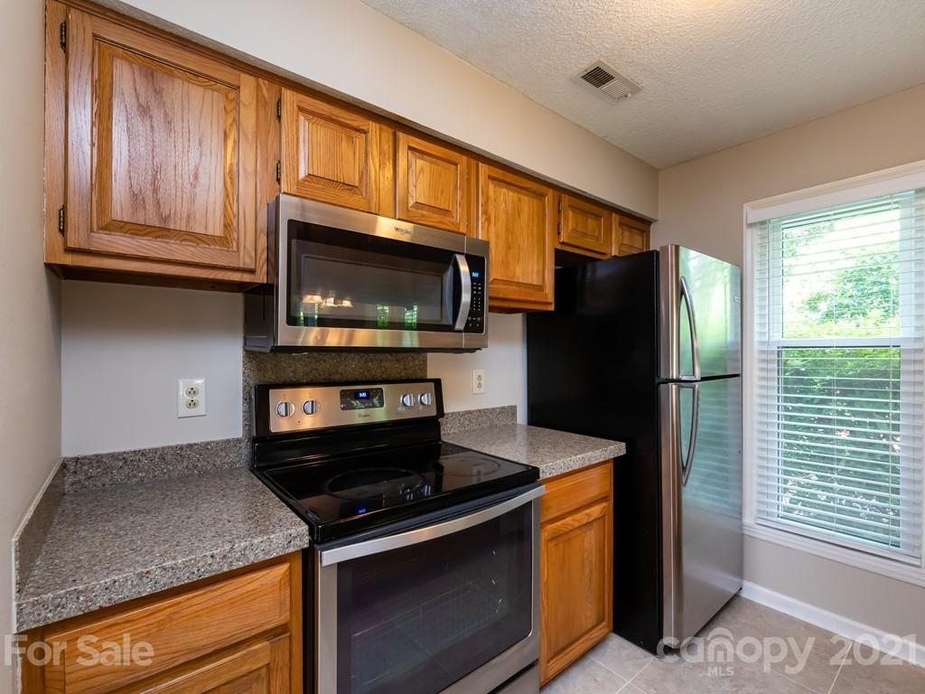 226 Queens Road, Unit 79 Charlotte, NC 28204 - Photo 6 of 35 Gallery Image 6