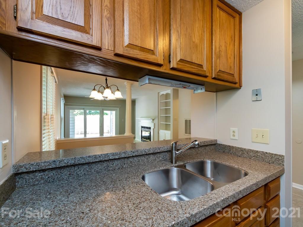 226 Queens Road, Unit 79 Charlotte, NC 28204 - Photo 8 of 35 Gallery Image 8