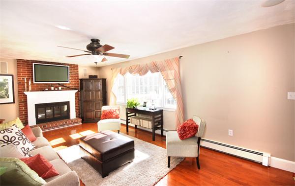 24 Intervale Road Waltham, MA 02453 - Photo 4 of 23