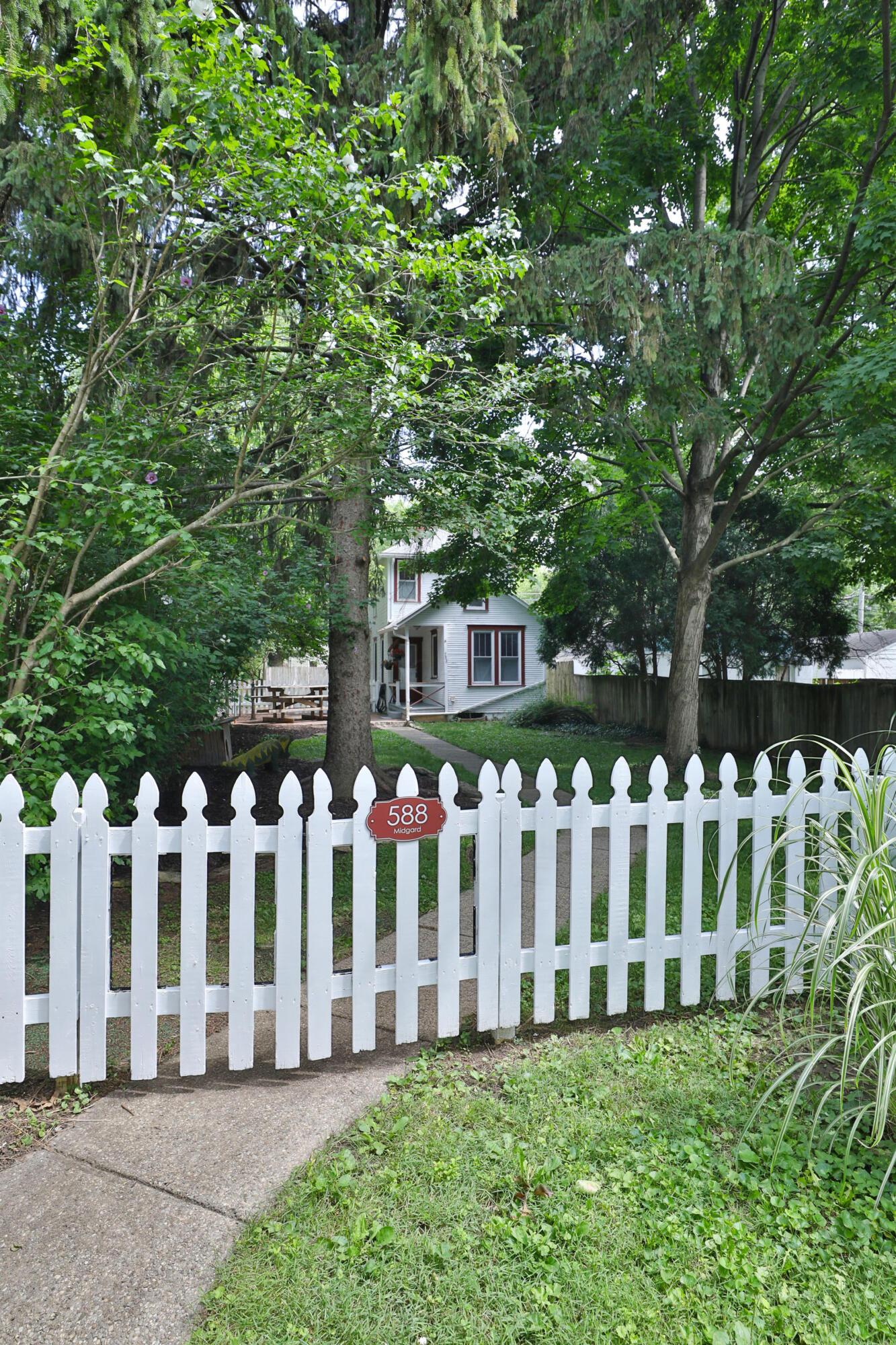 588 Midgard Road Columbus, OH 43202 - Photo 7 of 40 588-MidgardRd-03